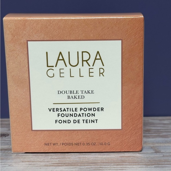 Laura Geller Double Take Baked Powder Foundation - Light - Picture 3 of 5